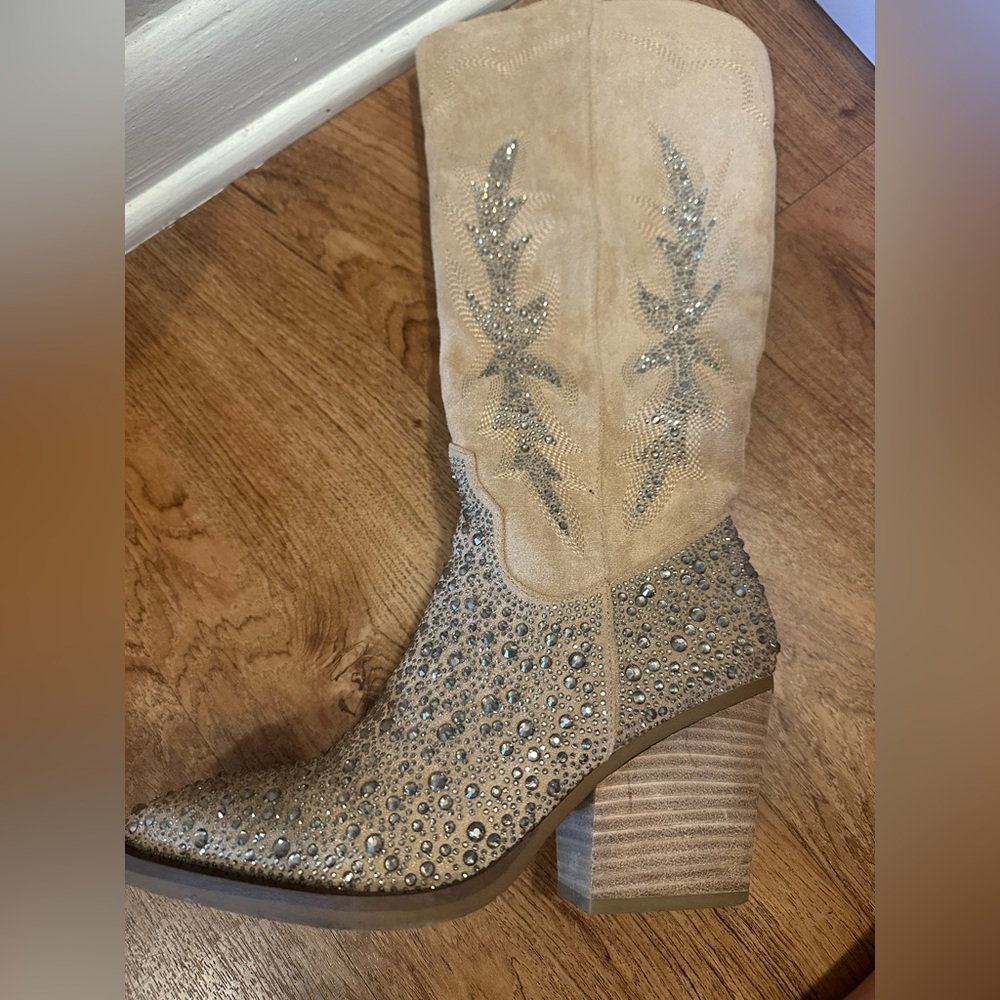 Madden Girl Apple Western Boots - Picture 3 of 8
